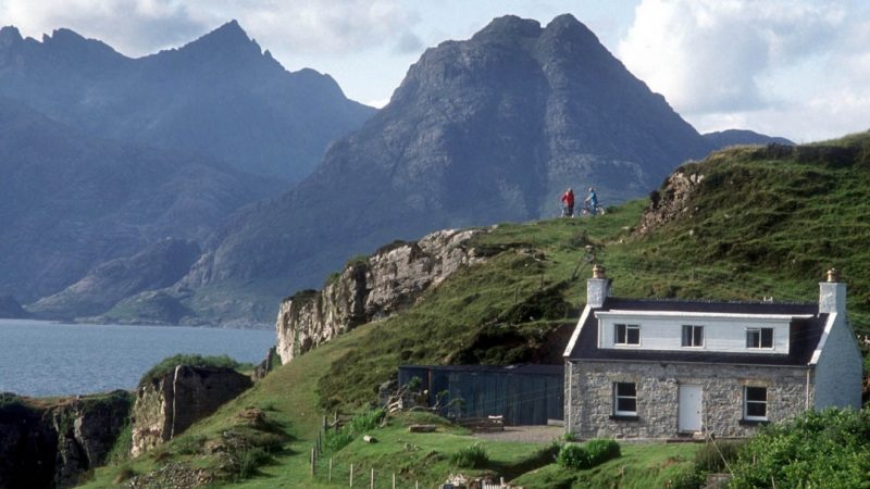 5 Awesome Reasons To Visit Lochside Holiday Cottages In Scotland